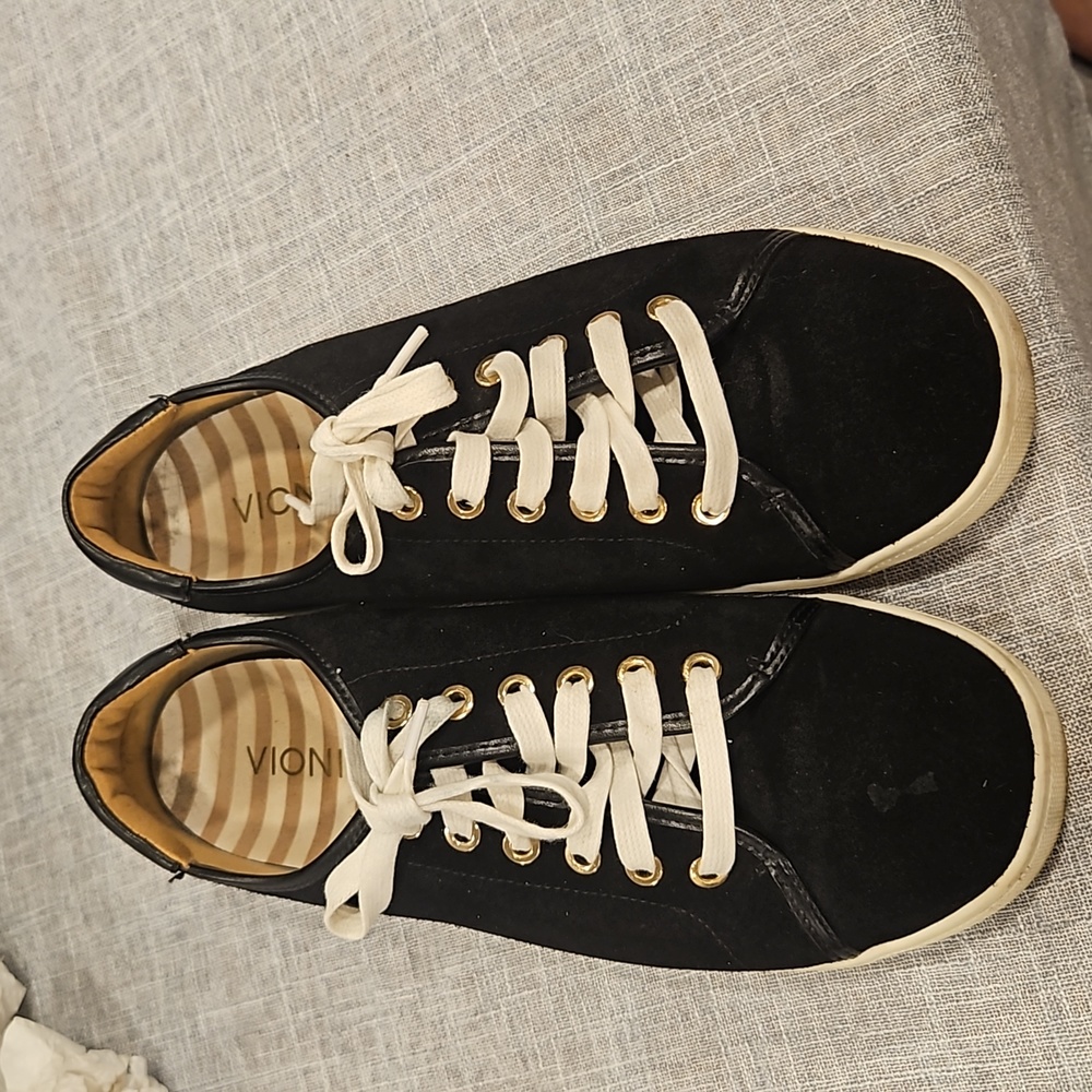VIONIC BRINLEY CASUAL SNEAKER- Size 9.5